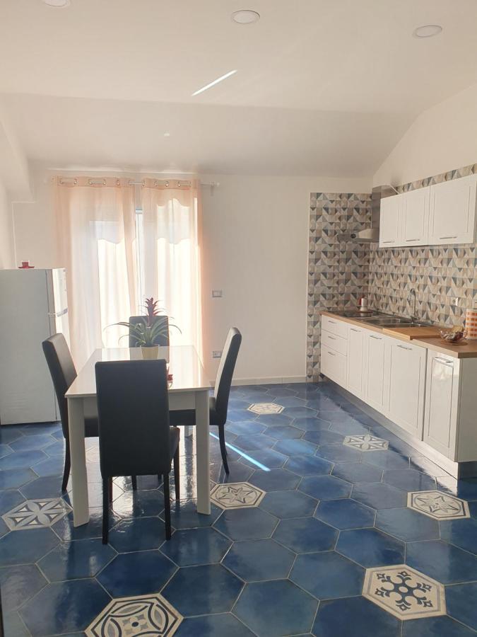 Setteabbracci Suite & Apartments Баронисси Экстерьер фото