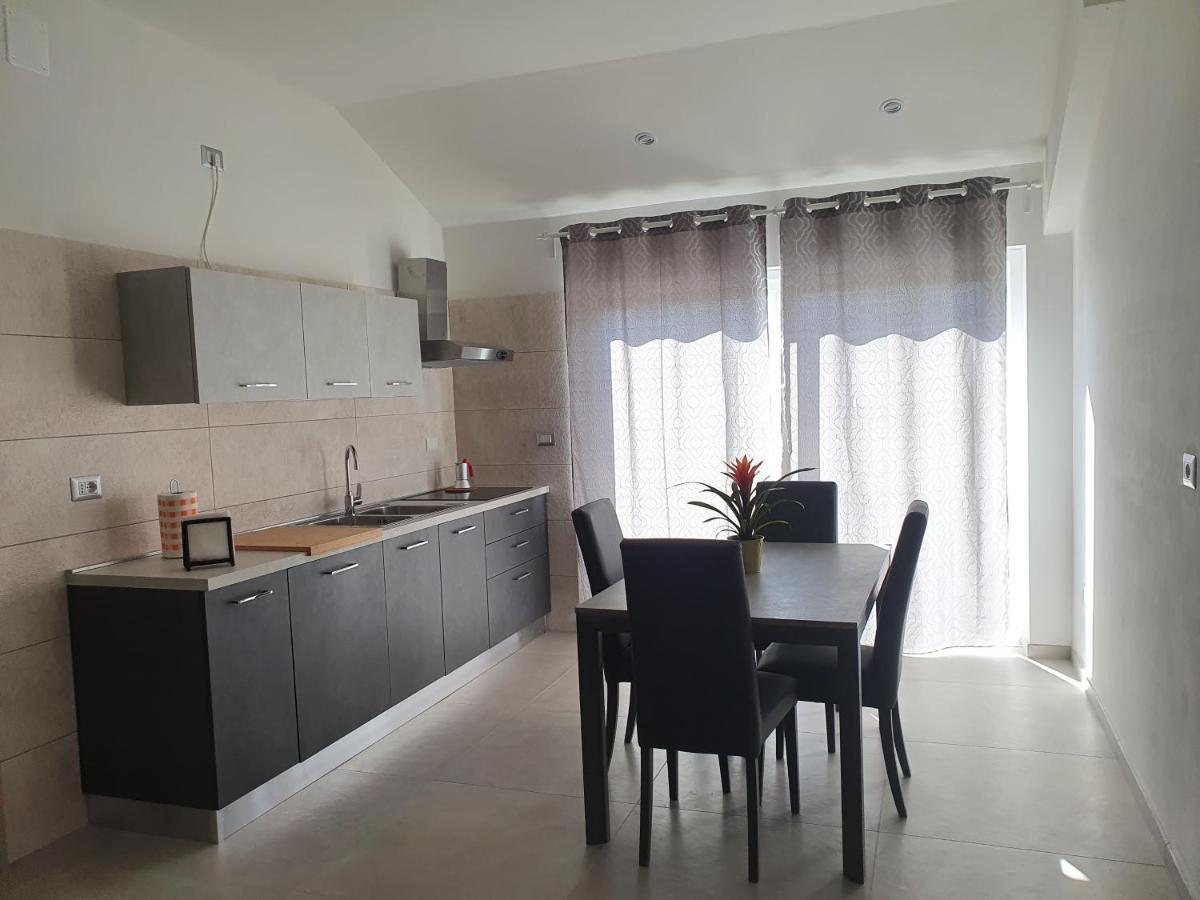 Setteabbracci Suite & Apartments Баронисси Экстерьер фото
